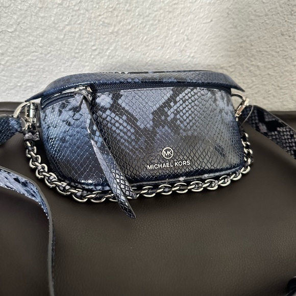 NWT MICHAEL Michael Kors
Slater Mini Embossed Leather Sling Pack Messenger Bag - Picture 2 of 15